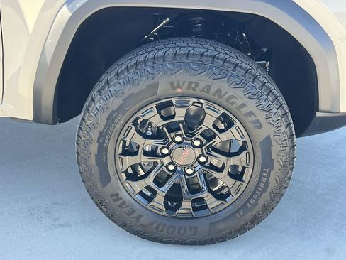 New 2026 GMC Canyon Elevation image 32