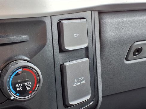 Used 2025 Ford F250 XLT image 24