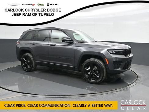 New 2025 Jeep Grand Cherokee Altitude image 4
