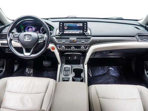 Used 2018 Honda Accord Touring image 5