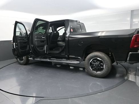 New 2026 RAM 2500 Laramie AWD/4WD image 34
