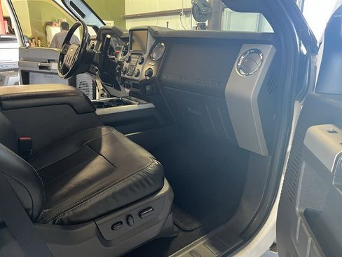 Used 2015 Ford F350 Lariat w/ Chrome Package image 9