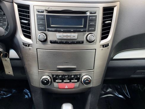 Used 2013 Subaru Outback 2.5i Premium w/ All-Weather Pkg AWD/4WD image 38