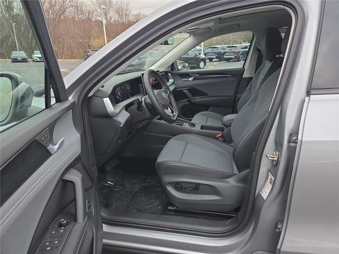 New 2026 Volkswagen Tiguan SE image 14