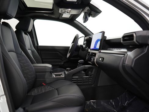 Used 2025 Toyota Tacoma TRD Off-Road image 10