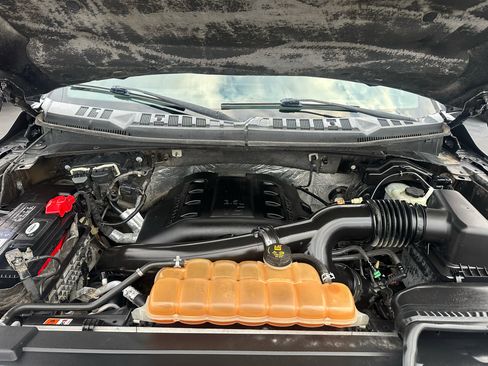 Used 2015 Ford F150 Platinum w/ Equipment Group 701A Luxury image 20