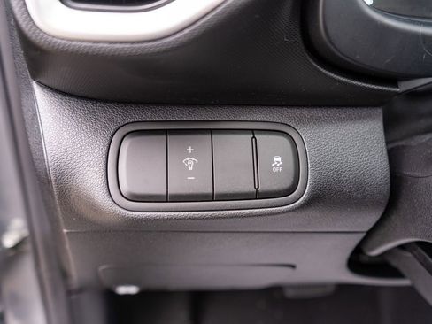 Certified 2023 Hyundai Venue SEL image 20