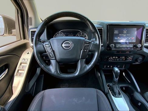 Used 2022 Nissan Frontier SV RWD image 8