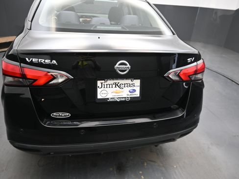 Used 2021 Nissan Versa SV FWD image 12