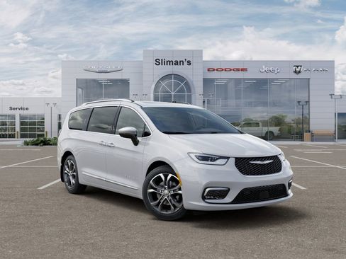New 2026 Chrysler Pacifica Pinnacle w/ Trailer Tow Group FWD image 6