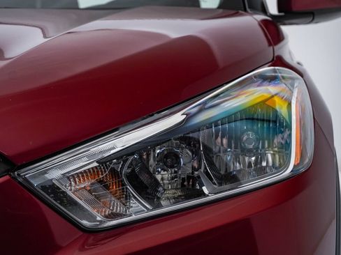 Used 2019 Nissan Kicks SV FWD image 7