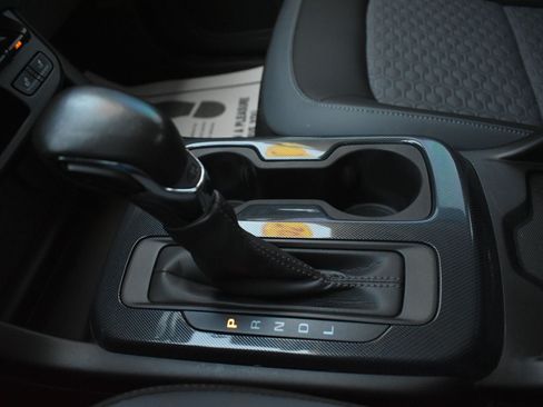 Used 2022 Chevrolet Colorado Z71 AWD/4WD image 29