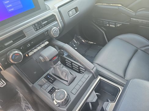 Used 2025 Toyota 4Runner TRD Sport AWD/4WD image 23