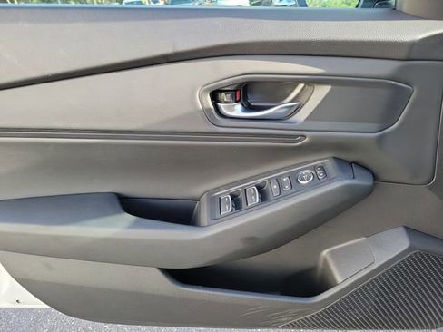 Certified 2025 Honda Accord SE image 21