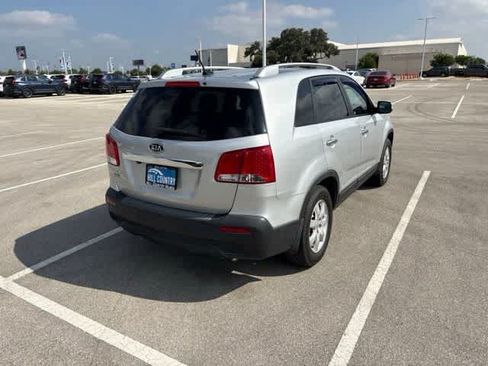 Used 2013 Kia Sorento LX w/ Convenience Pkg FWD image 5