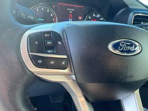 Used 2024 Ford Explorer XLT w/ Equipment Group 202A AWD/4WD image 28