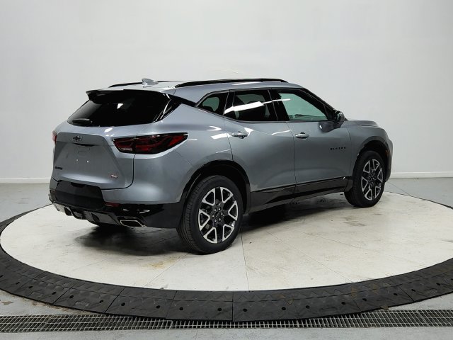 Used 2025 Chevrolet Blazer RS FWD image 8