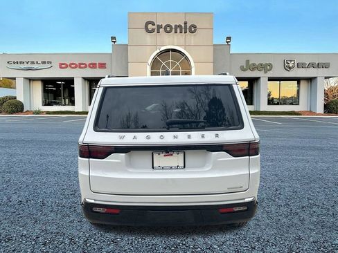 Used 2024 Jeep Wagoneer Series III w/ Premium Group I image 4