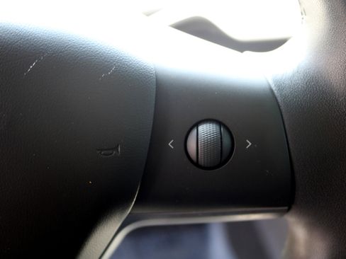 Used 2019 Tesla Model 3 Performance image 19