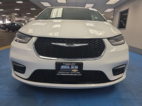 Used 2022 Chrysler Pacifica Touring-L FWD image 14