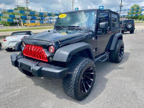 Used 2011 Jeep Wrangler Sport AWD/4WD image 3