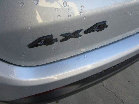 New 2026 Jeep Compass Latitude image 10