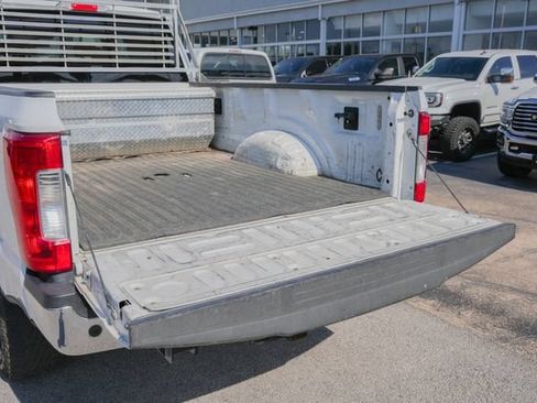 Used 2018 Ford F350 Lariat w/ Lariat Value Package AWD/4WD image 12