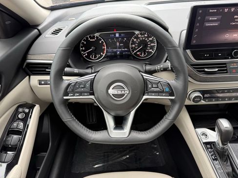 Used 2024 Nissan Altima 2.5 SL AWD/4WD image 23