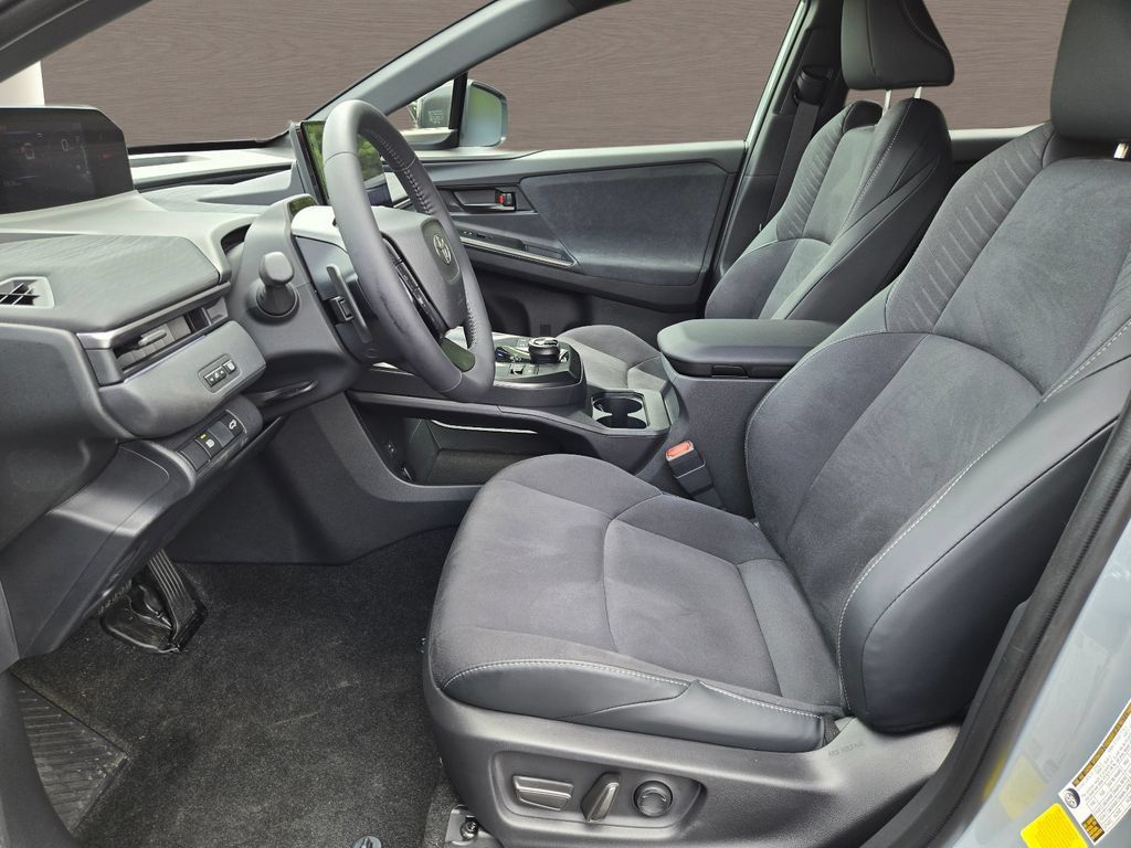 Used 2026 Toyota C-HR AWD/4WD image 20