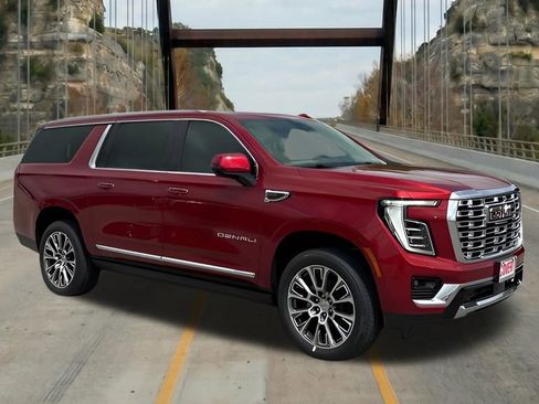 New 2026 GMC Yukon XL Denali w/ Sun & Power Step Package AWD/4WD image 14