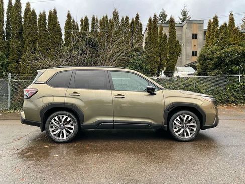 Certified 2025 Subaru Forester Touring AWD/4WD image 9