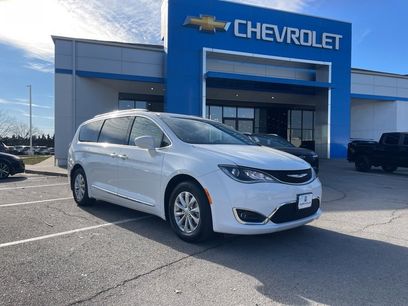 Used 2018 Chrysler Pacifica Touring-L