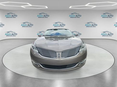 Used 2016 Lincoln MKZ FWD image 2