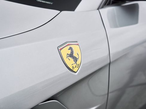 Used 2020 Ferrari GTC4Lusso T image 8