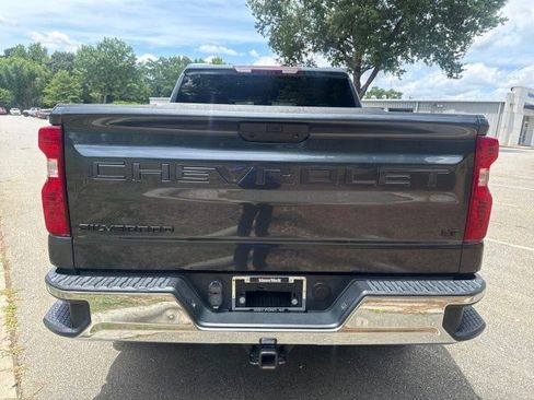 Used 2021 Chevrolet Silverado 1500 LT AWD/4WD image 6