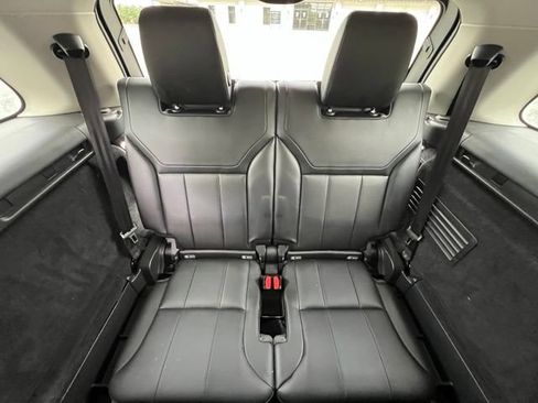 Used 2019 Land Rover Discovery HSE AWD/4WD image 28