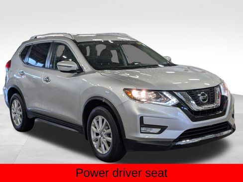 Used 2017 Nissan Rogue SV image 4