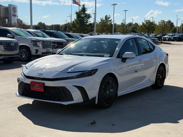 Used 2025 Toyota Camry SE FWD image 9