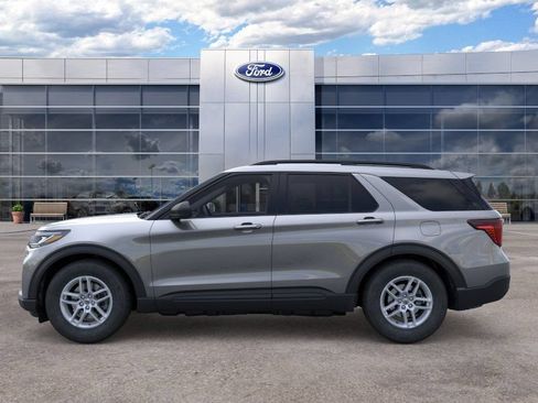 Used 2026 Ford Explorer Active AWD/4WD image 3
