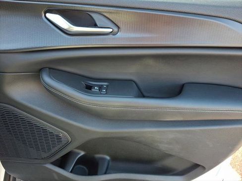 Certified 2023 Jeep Grand Cherokee Laredo image 10