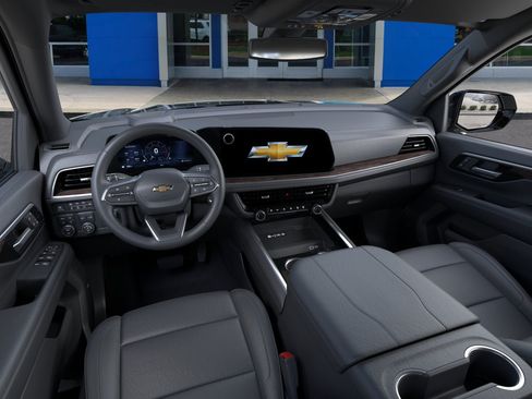 New 2026 Chevrolet Suburban LT w/ Comfort Package AWD/4WD image 39