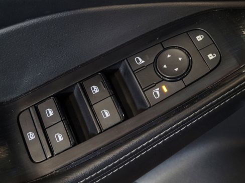 Used 2024 Nissan Rogue SV image 27