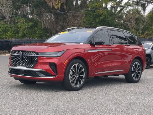 Used 2024 Lincoln Nautilus Reserve image 10