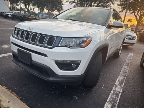 Used 2018 Jeep Compass Latitude w/ Popular Equipment Group image 3