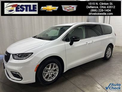 Used 2024 Chrysler Pacifica Touring-L