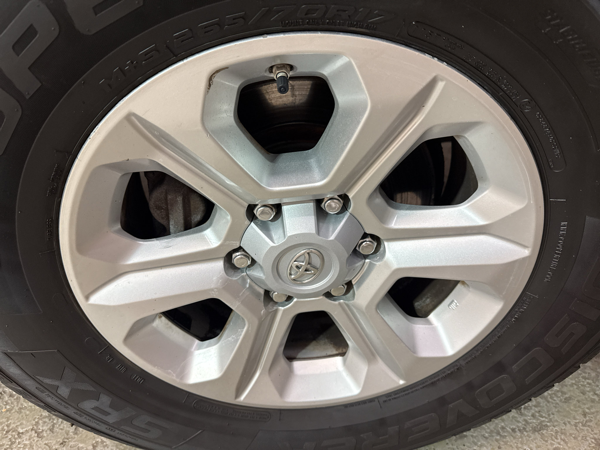 Used 2015 Toyota 4Runner SR5 AWD/4WD image 39