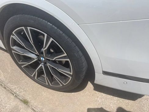 Used 2021 BMW X7 xDrive40i w/ M Sport Package AWD/4WD image 12