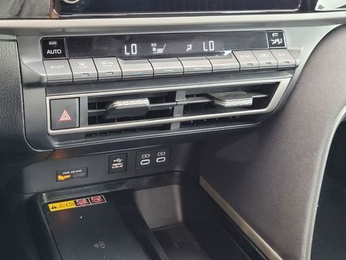 Used 2025 Toyota Camry LE image 11