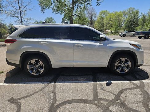 Used 2019 Toyota Highlander Limited Platinum AWD/4WD image 6