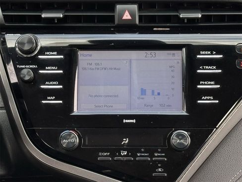 Used 2020 Toyota Camry image 15